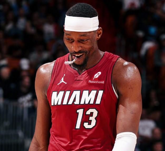 华体会官网-杨毅：阿德巴约得83分，只能说这个时代NBA的数据掺多少水了